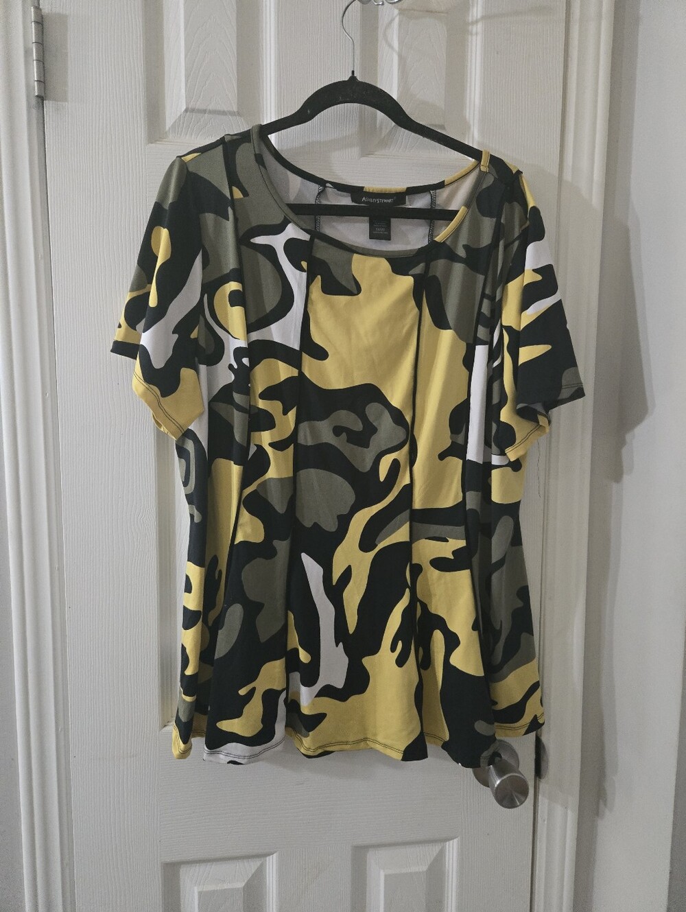 18/20 Ashley Stewart slinky blouse